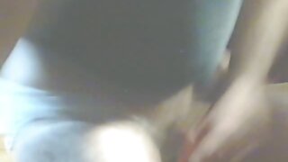 பூடிஃபுல் நெர்டி பொன்னிற ஹேர்டு வெப்கேமில் உண்மையில் பெரிய டில்டோவை உறிஞ்சும்