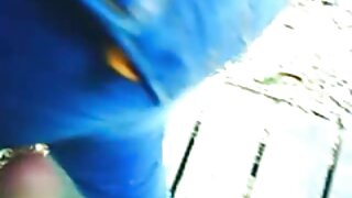 அற்புதமான தனியா பொன்னிற ஹேர்டு பெண் பெறுகிறார் அவரது மொட்டையடித்து அவளது செக்ஸ் நாய் பாணி